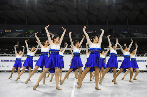 全日本チアダンス選手権大会で玉川大学ダンスドリルチーム Julias と玉川学園高等部チアダンス部 Glitz が部門優勝に輝く ニュース 玉川学園